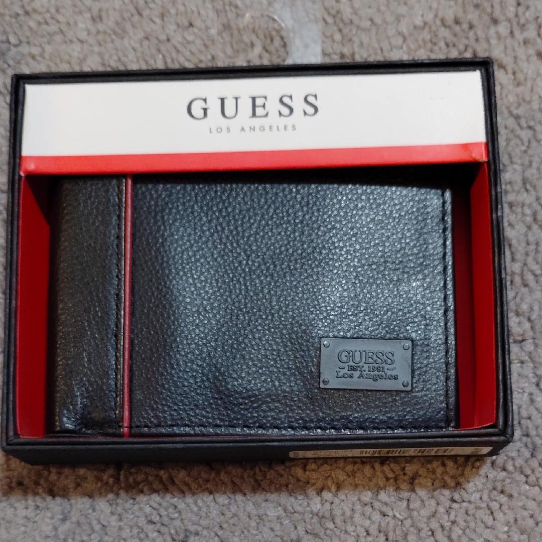 Guess Black Leather Card Holder With Red Trim Guess Black Leather Card Holder With Red Trim